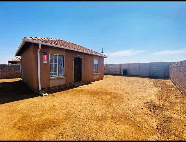 2 BEDROOM HOUSE FOR SALE IN SAVANNA CITY